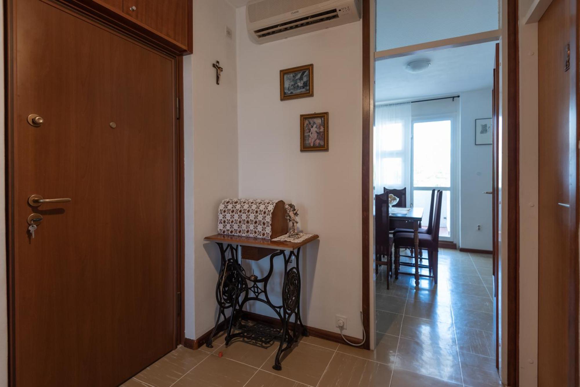 Sunnyrose - Walking Distance From Znjan - Free Public Parking - Huge Balcony Apartamento Split